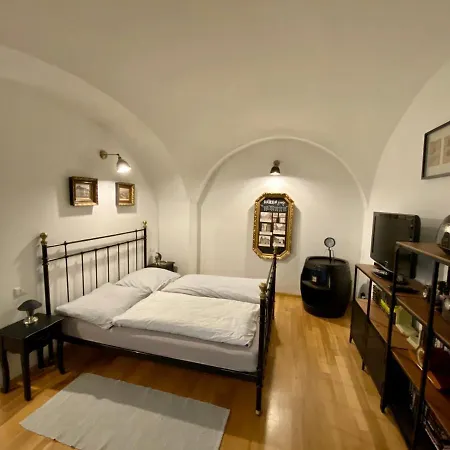 アパート Kovacska